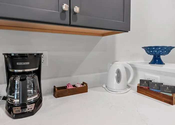 New Desert Casita - City&mountain Views - Pet Friendly