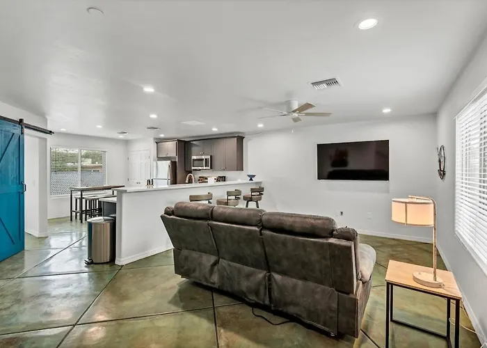 Сasa de vacaciones New Desert Casita - City&mountain Views - Pet Friendly