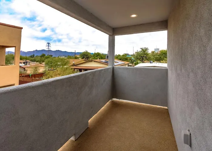 New Desert Casita - City&mountain Views - Pet Friendly